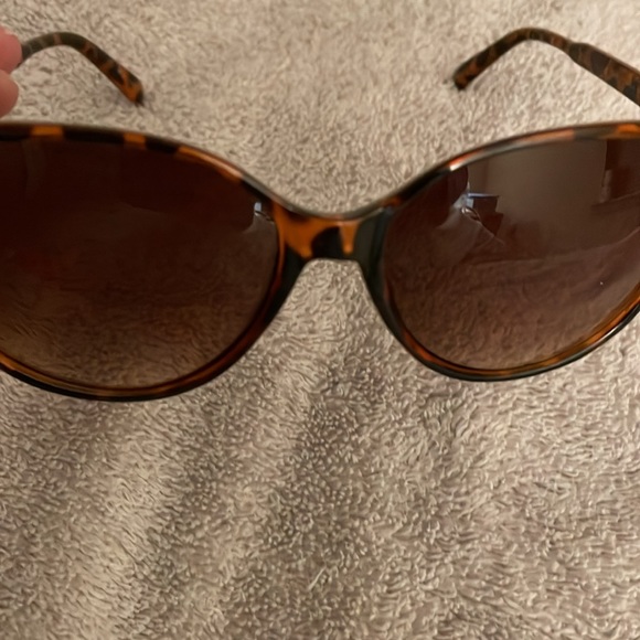 Vera Bradley Jodie Sunglasses NWT - Picture 5 of 8